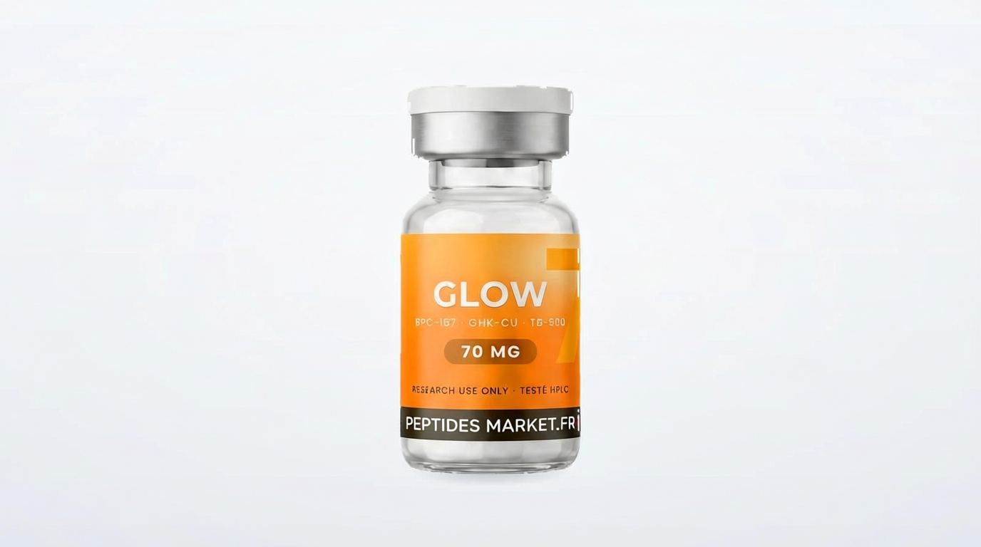 Peptides anti-âge — flacon du mélange GLOW lyophilisé sur fond clair